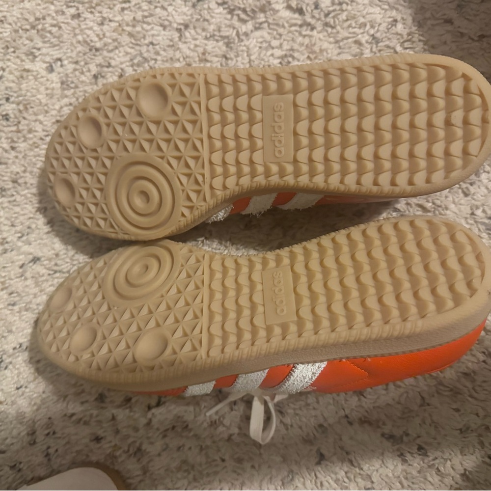 Orange Sambas Original og 9.5 Worn Twice - Picture 4 of 6